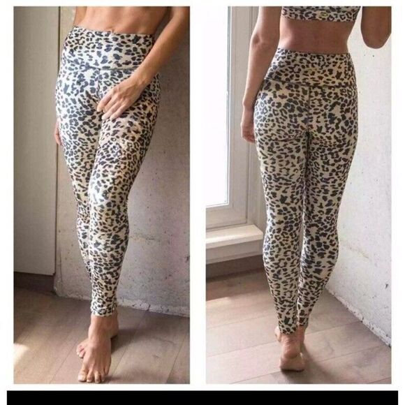 CHRLDR High Waisted Leopard Leggings Velour Spandex Sand X-Small - Picture 1 of 10